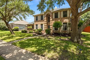 8705 Brookhollow Dr, Rowlett, TX 75089 - Photo 1