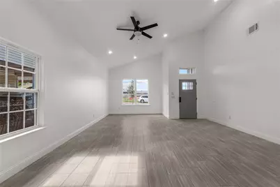 5120 Elgin Street, Fort Worth, TX 76105 - Photo 4