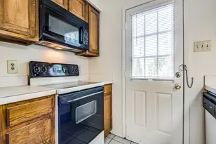929 W Hickory St, Denton, TX 76201 - Photo 6