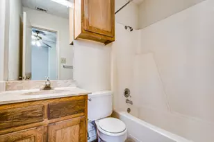929 W Hickory St, Denton, TX 76201 - Photo 10