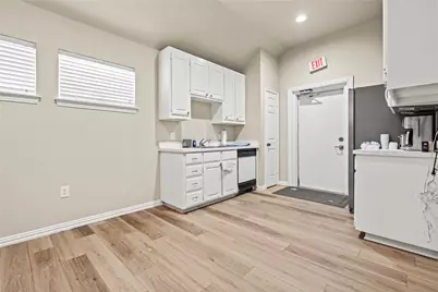 2204 Park Springs Boulevard, Arlington, TX 76013 - Photo 12