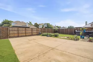 7670 Greenvalley Ln, Frisco, TX 75033 - Photo 6