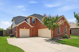 1401 Big Falls Dr, Flower Mound, TX 75028 - Photo 2