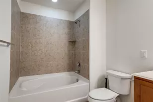 929 Glenndon Dr, Fort Worth, TX 76120 - Photo 8
