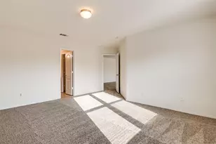 929 Glenndon Dr, Fort Worth, TX 76120 - Photo 6