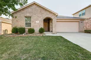 929 Glenndon Dr, Fort Worth, TX 76120 - Photo 1