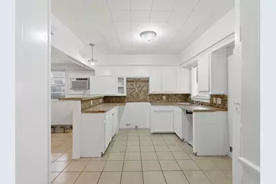 207 Hartsdale Drive, Dallas, TX 75211 - Photo 8