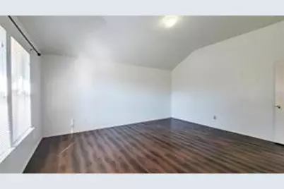 5727 Hunters Bend Lane, Dallas, TX 75249 - Photo 10