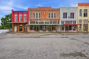 321 N Main St, Bonham, TX 75418 - Photo 1