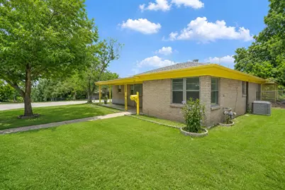 4028 Shawnee Trail, Lake Worth, TX 76135 - Photo 4