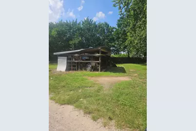 517 S Main Highway N, Springtown, TX 76082 - Photo 8