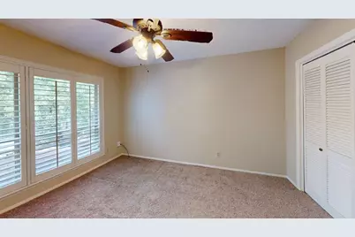 5809 Chimney Wood Circle, Fort Worth, TX 76112 - Photo 14