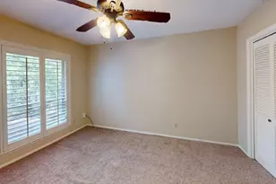 5809 Chimney Wood Cir, Fort Worth, TX 76112 - Photo 14