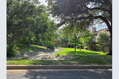 5809 Chimney Wood Circle, Fort Worth, TX 76112 - Photo 2