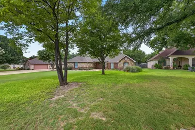 110 Heritage Place, Glen Rose, TX 76043 - Photo 4