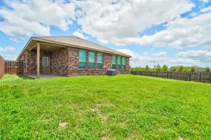 2529 Lavender Ln, Glenn Heights, TX 75154 - Photo 20