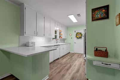 9609 Fair Circle, Woodway, TX 76712 - Photo 8