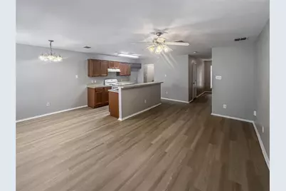 2325 Kingsway Drive, Arlington, TX 76012 - Photo 4