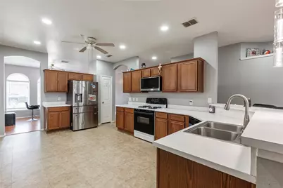 12779 Honey Locust Circle, Fort Worth, TX 76040 - Photo 12