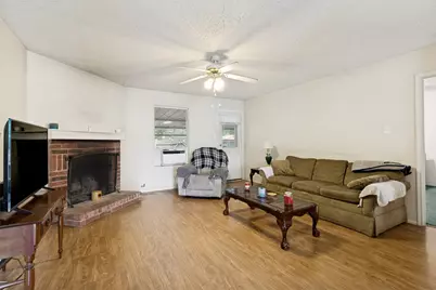 222 Idlewyld Drive, Mesquite, TX 75149 - Photo 2