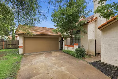 607 Mission Circle, Irving, TX 75063 - Photo 2