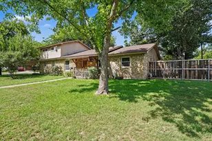 144 NW Jill Ann Dr, Burleson, TX 76028 - Photo 2