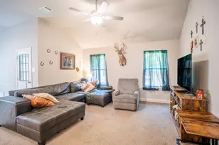 206 Hubbard St, Hillsboro, TX 76645 - Photo 2