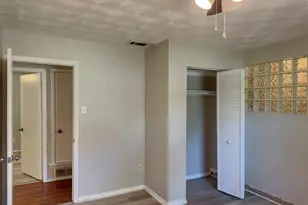 3621 Pleasant Run Rd, Irving, TX 75062 - Photo 8