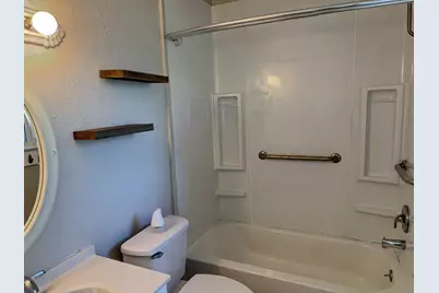 3621 Pleasant Run Road, Irving, TX 75062 - Photo 14
