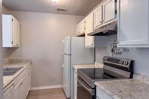 2327 Summer Pl Dr, Arlington, TX 76014 - Photo 10