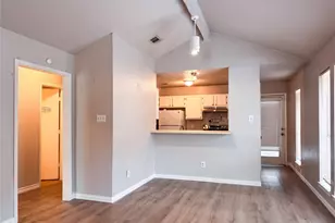 2327 Summer Pl Dr, Arlington, TX 76014 - Photo 8