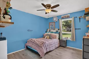 324 N Heights Dr, Crowley, TX 76036 - Photo 24