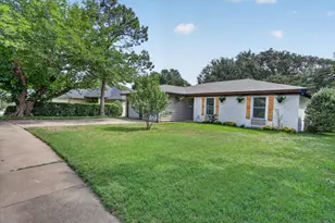 324 N Heights Dr, Crowley, TX 76036 - Photo 2