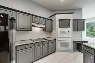 828 Abbots Ln, Denton, TX 76205 - Photo 6
