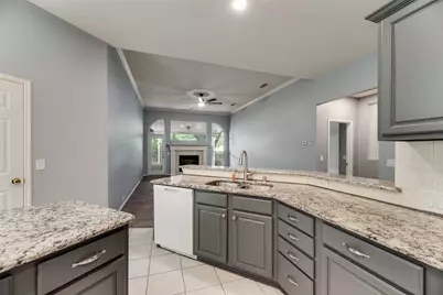 828 Abbots Lane, Denton, TX 76205 - Photo 4