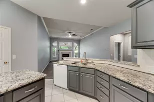 828 Abbots Ln, Denton, TX 76205 - Photo 4