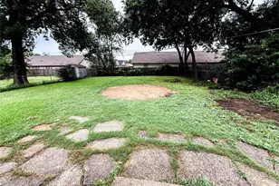 816 N Throckmorton St, Sherman, TX 75090 - Photo 12
