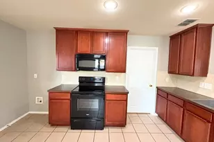 9120 Goldenview Dr, Fort Worth, TX 76244 - Photo 6
