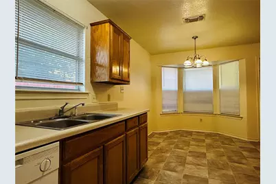 1602 Moss Street, Gainesville, TX 76240 - Photo 6