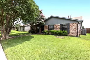 2004 White Ash Rd, Carrollton, TX 75007 - Photo 2