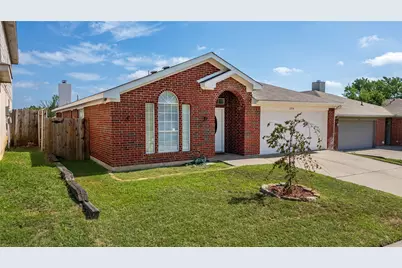 2374 Stagecoach Street, Fort Worth, TX 76133 - Photo 2