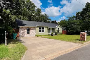 1215 S Vaden St, Sherman, TX 75090 - Photo 2