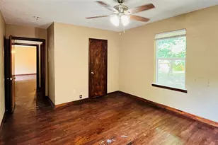 1215 S Vaden St, Sherman, TX 75090 - Photo 4