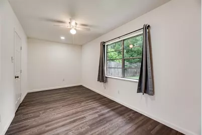 730 Cindy Lane, Grand Prairie, TX 75052 - Photo 4