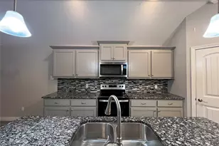 148 Frank St, Greenville, TX 75402 - Photo 10