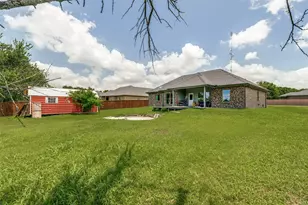 107 Indian Crk, Trenton, TX 75490 - Photo 24