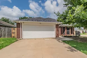 7000 Rovato Dr, Arlington, TX 76001 - Photo 1