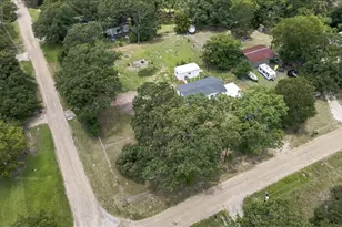 250 E Golden Oaks Dr, Mabank, TX 75156 - Photo 30