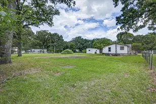 250 E Golden Oaks Dr, Mabank, TX 75156 - Photo 18