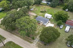 250 E Golden Oaks Dr, Mabank, TX 75156 - Photo 22